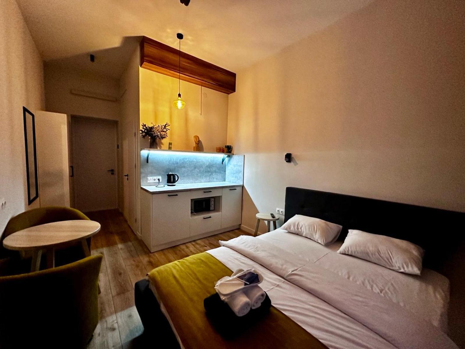 Hotel Gallery 21 Львов Экстерьер фото