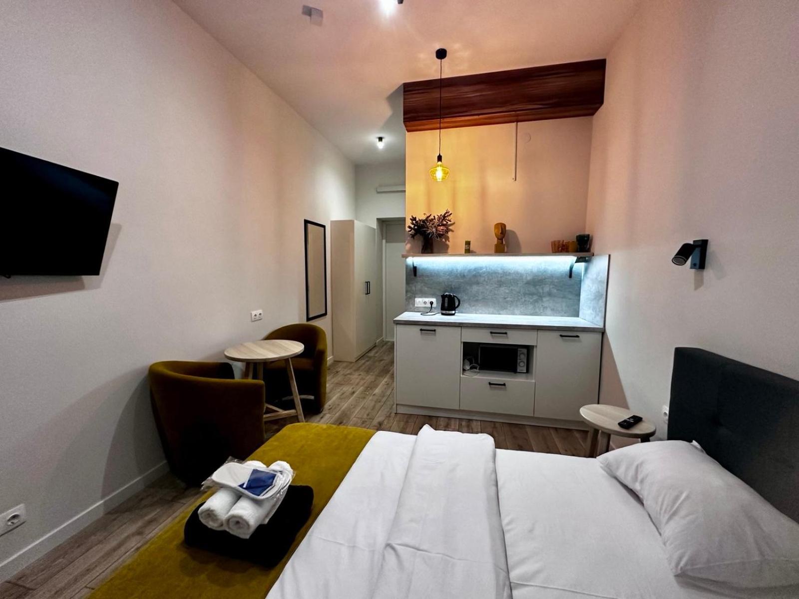 Hotel Gallery 21 Львов Экстерьер фото