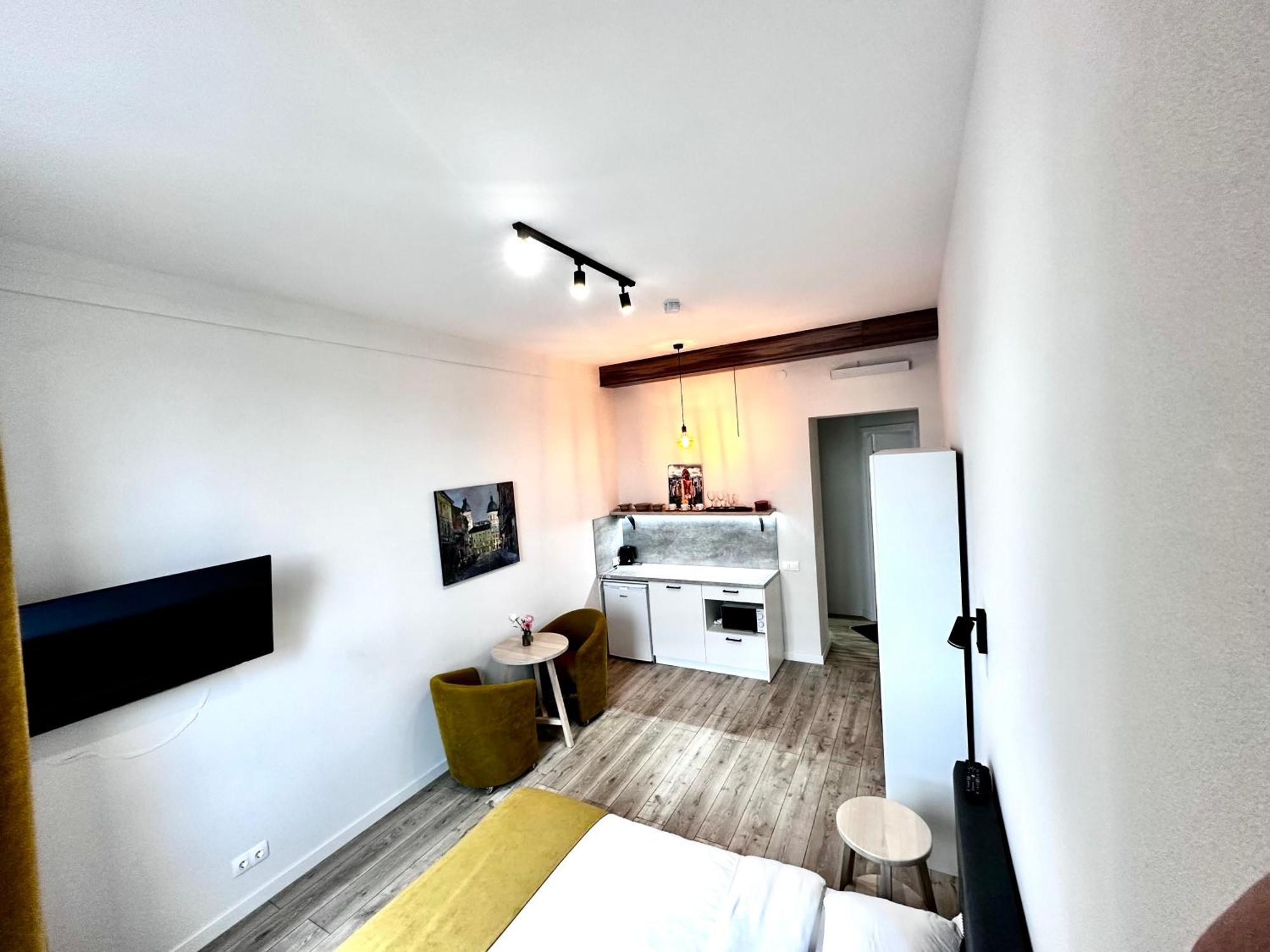 Hotel Gallery 21 Львов Экстерьер фото