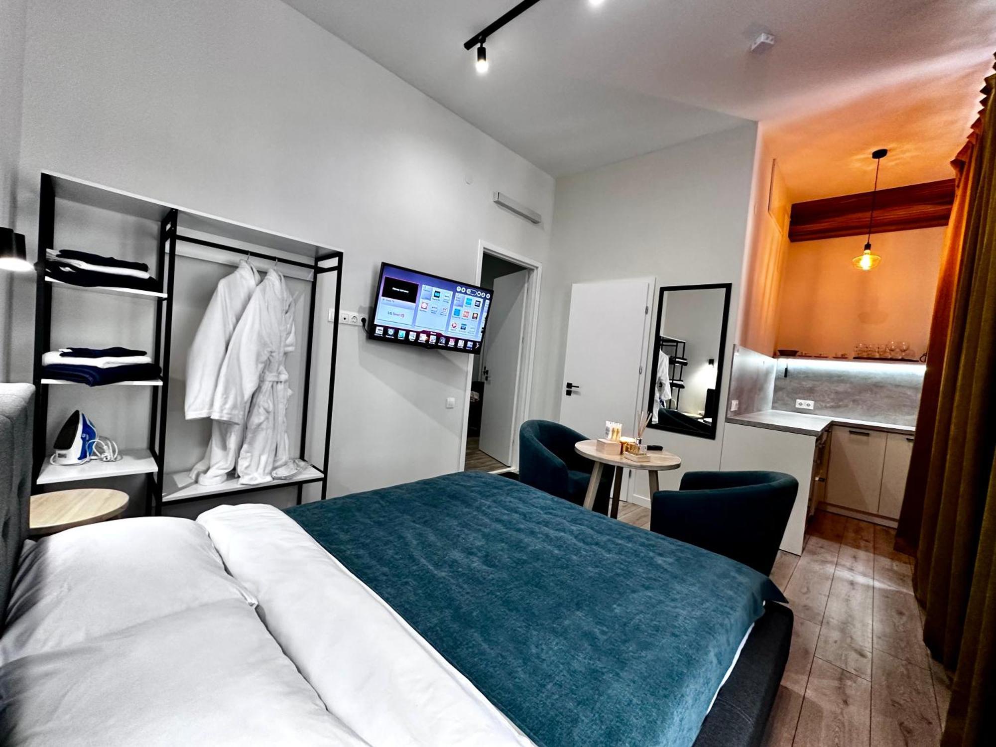 Hotel Gallery 21 Львов Экстерьер фото