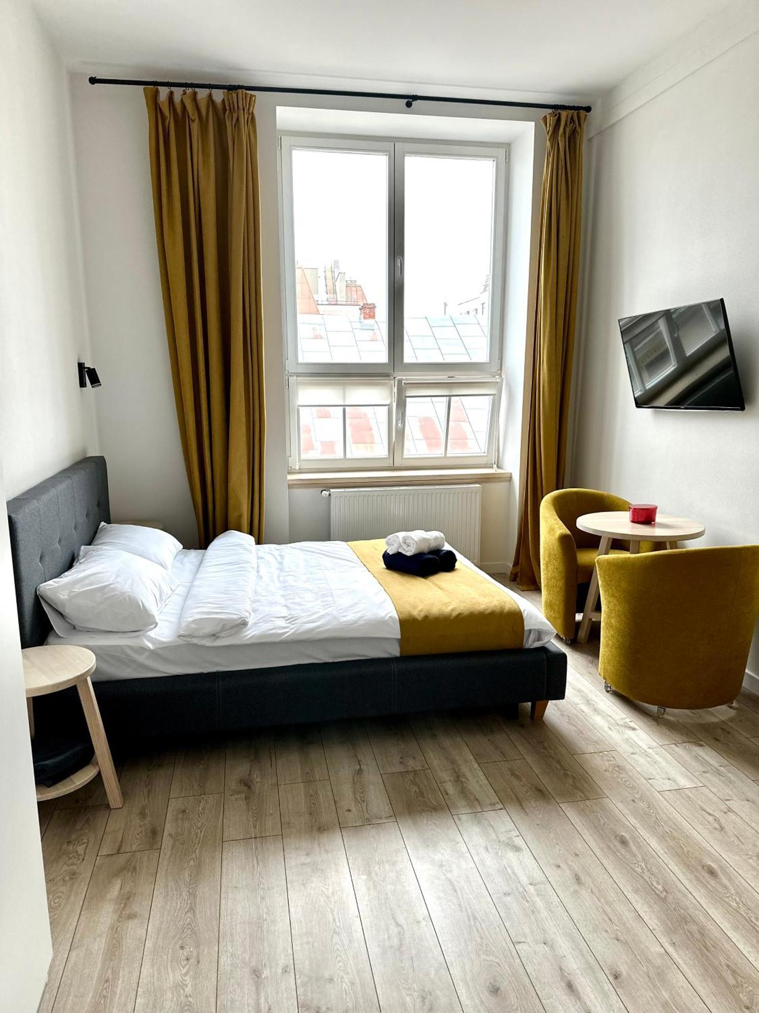 Hotel Gallery 21 Львов Экстерьер фото
