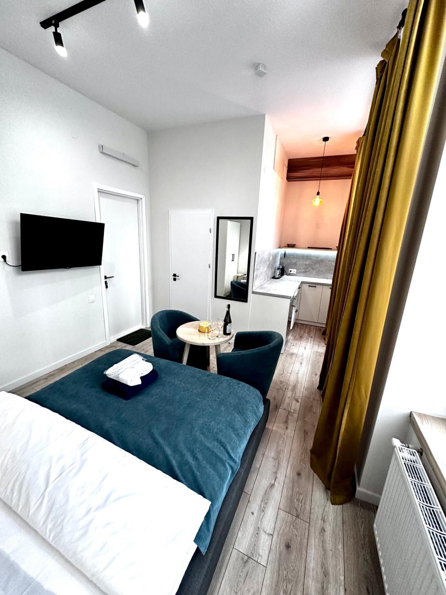 Hotel Gallery 21 Львов Экстерьер фото