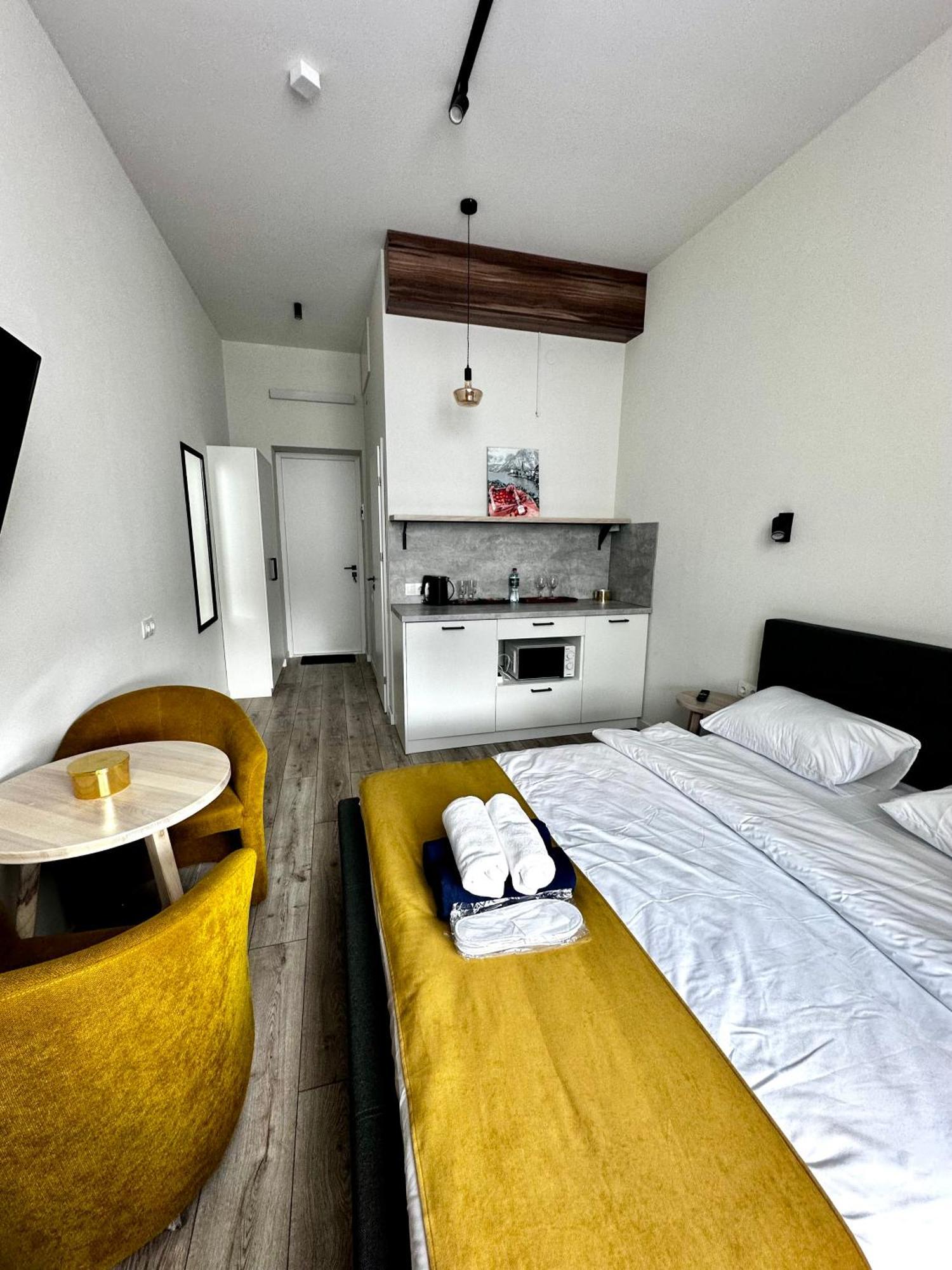 Hotel Gallery 21 Львов Экстерьер фото