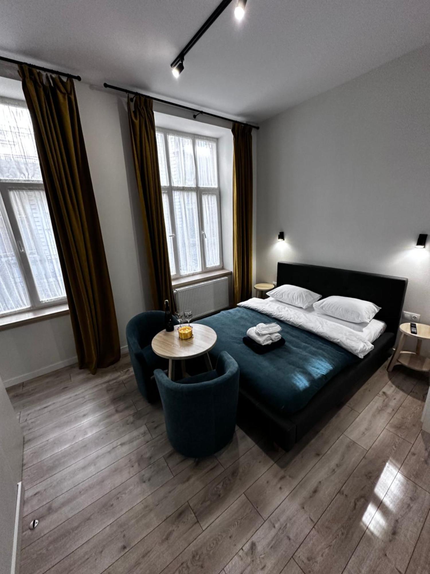 Hotel Gallery 21 Львов Экстерьер фото
